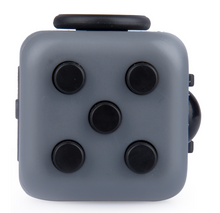 Afbeelding in Gallery-weergave laden, De zijkant van fidget cube grijs graphite - klikken